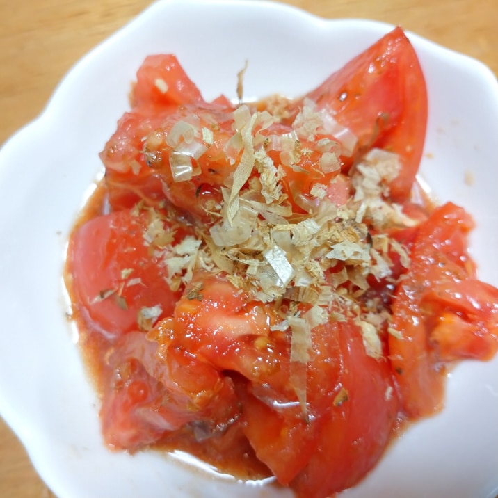 すぐできる!ごま油香る♪トマトの鰹節和え